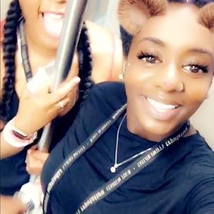 Meet your Posher, Ayrika